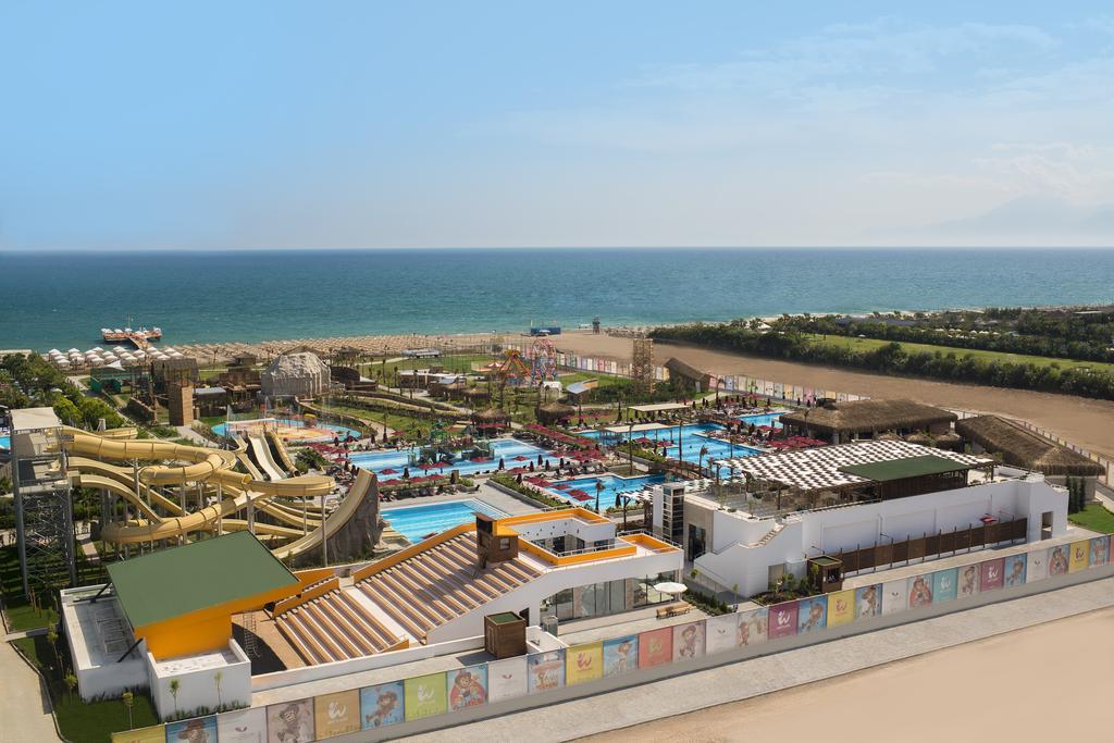 Aska Lara & Hotel